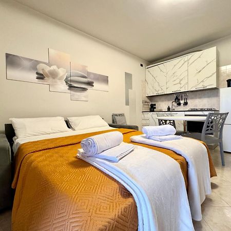 Dimora Nicola A Due Passi Dal Lago Sirmione Luaran gambar