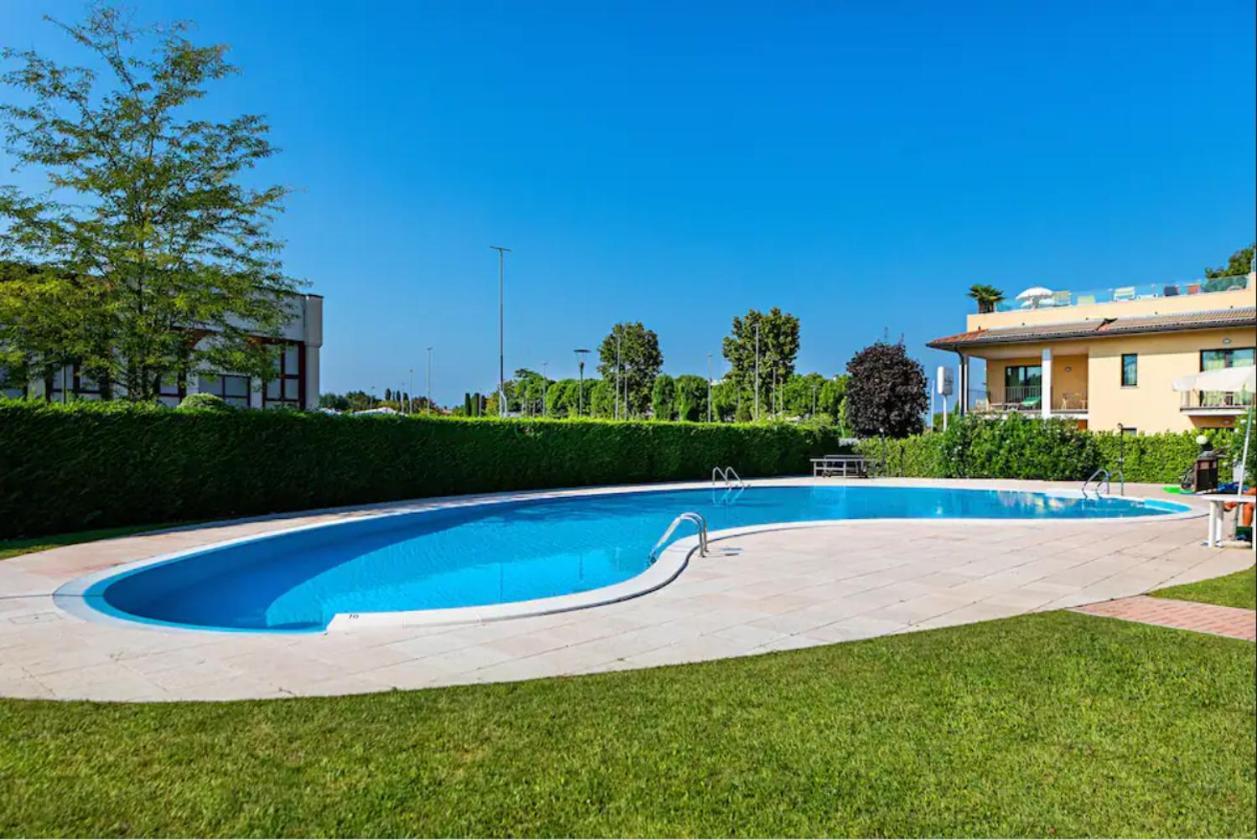 Dimora Nicola A Due Passi Dal Lago Sirmione Luaran gambar